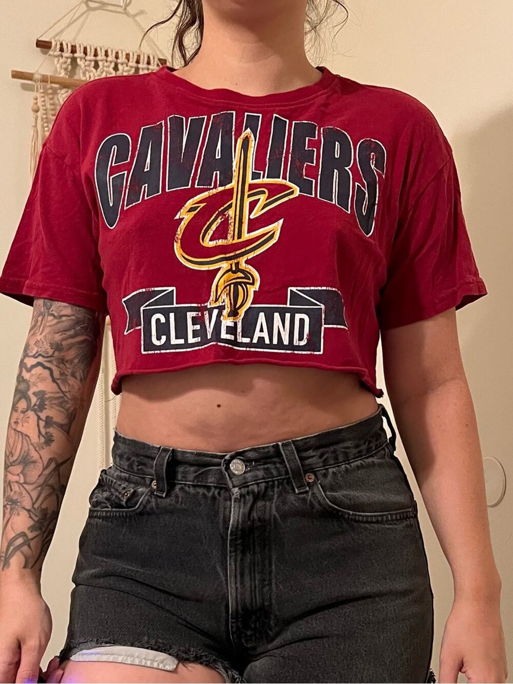 Cleveland Cavaliers Cropped Tee - Red with Yellow Logo